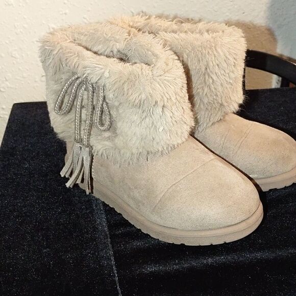 Magellan Outdoors Gray Faux Fur & Suede Boots - Picture 7 of 7